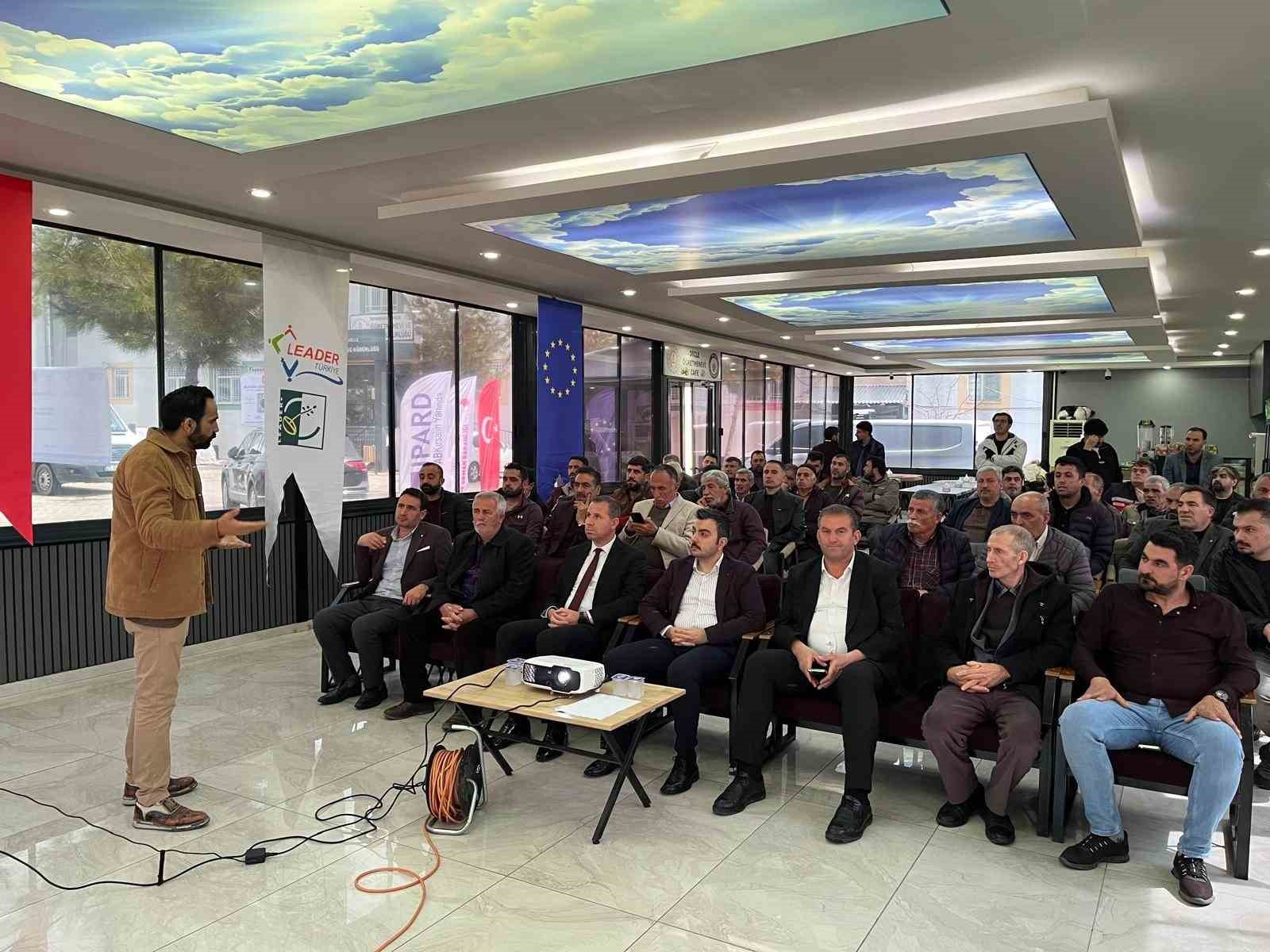 Dicle Yerel Eylem Grubu Derneğinden muhtar, kandın ve gençlere IPARD III eğitimi
