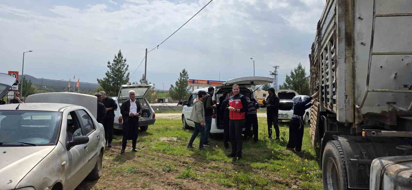 Dicle’de çiftçilere yüzde 100 hibeli bin 176 adet fıstık çöğürü dağıtıldı
