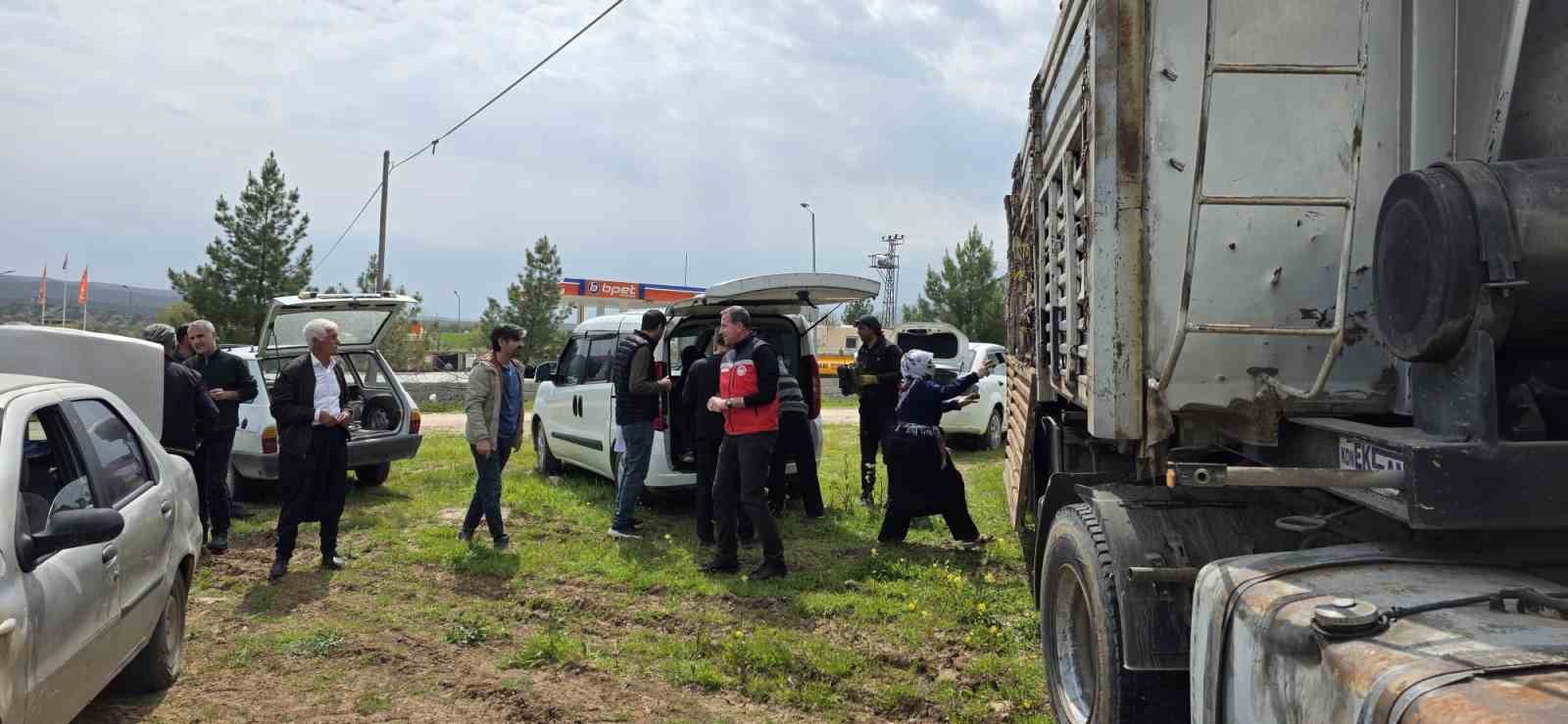 Dicle’de çiftçilere yüzde 100 hibeli bin 176 adet fıstık çöğürü dağıtıldı
