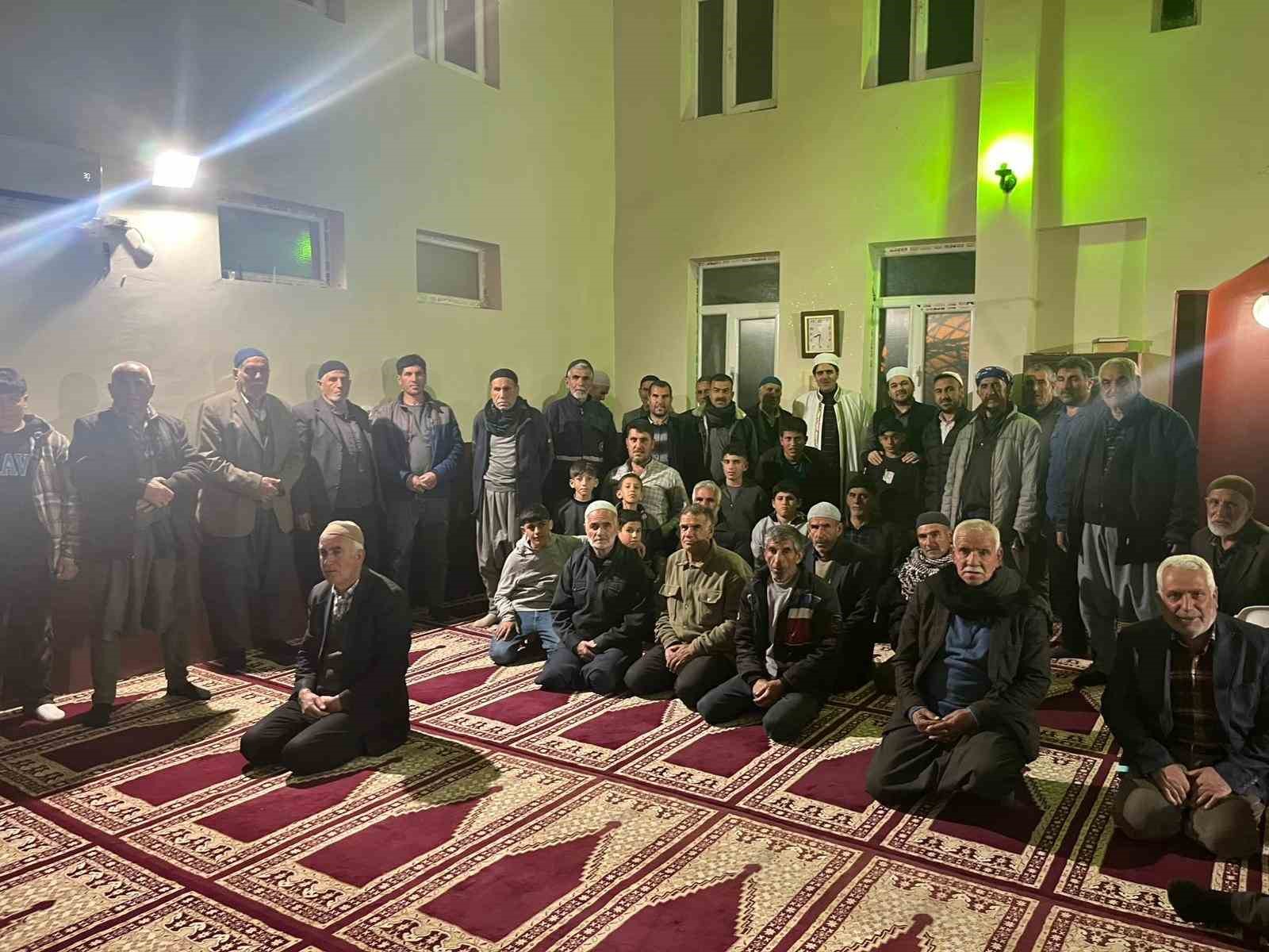 Dicle’de Kadir gecesi dualarla idrak edildi
