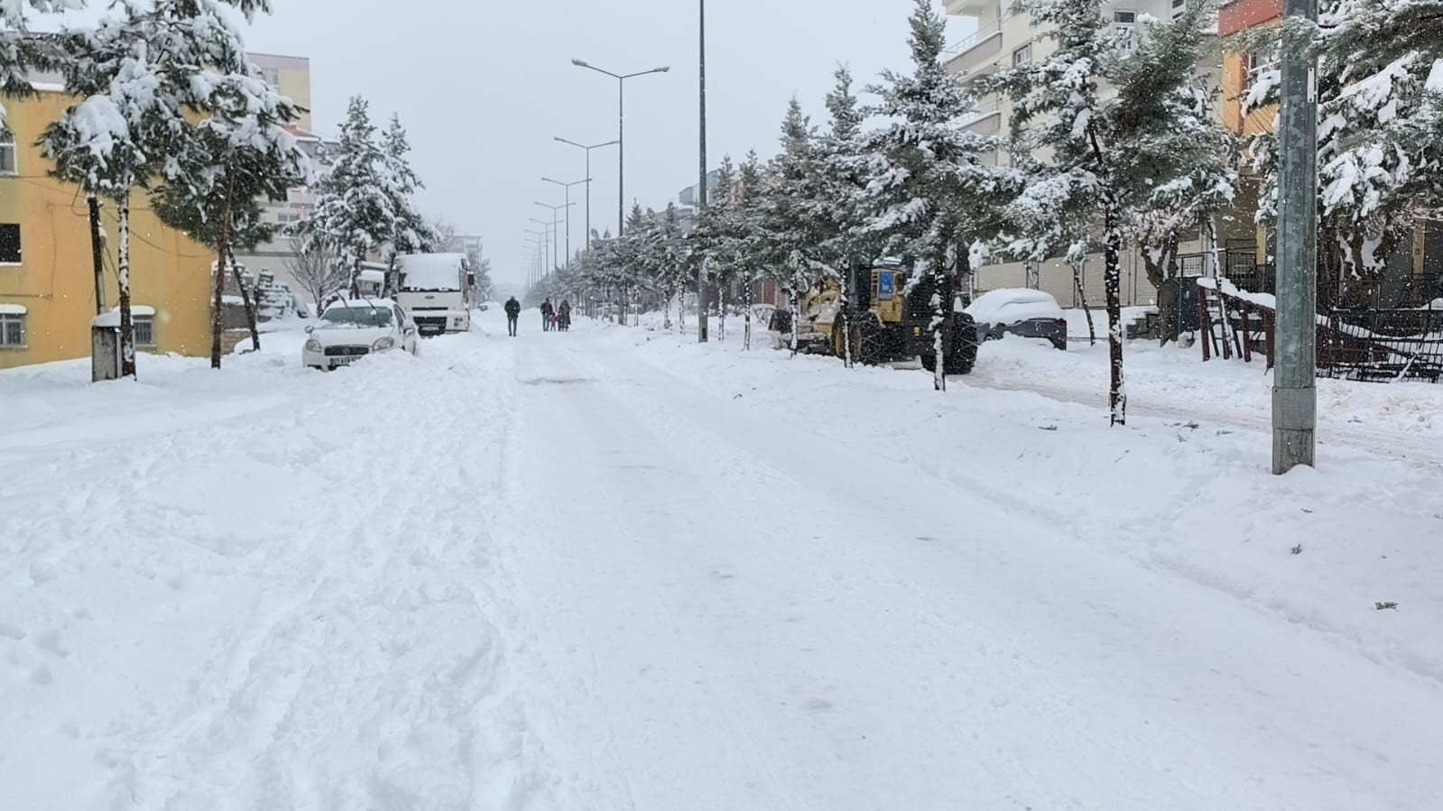 Dicle’de kar yağışı hayatı olumsuz etkiledi
