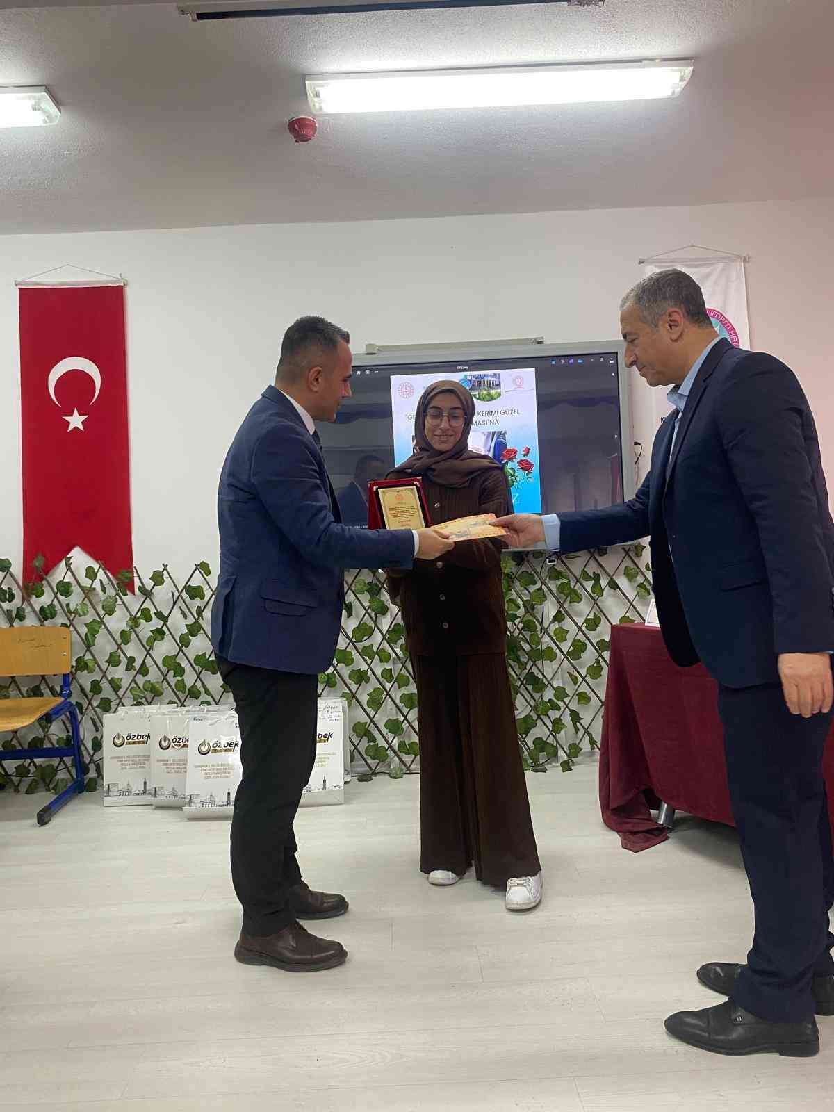 Dicleli lise öğrencisi Kur’an-ı Kerim’i Güzel Okuma Yarışmasında il 3’üncüsü oldu
