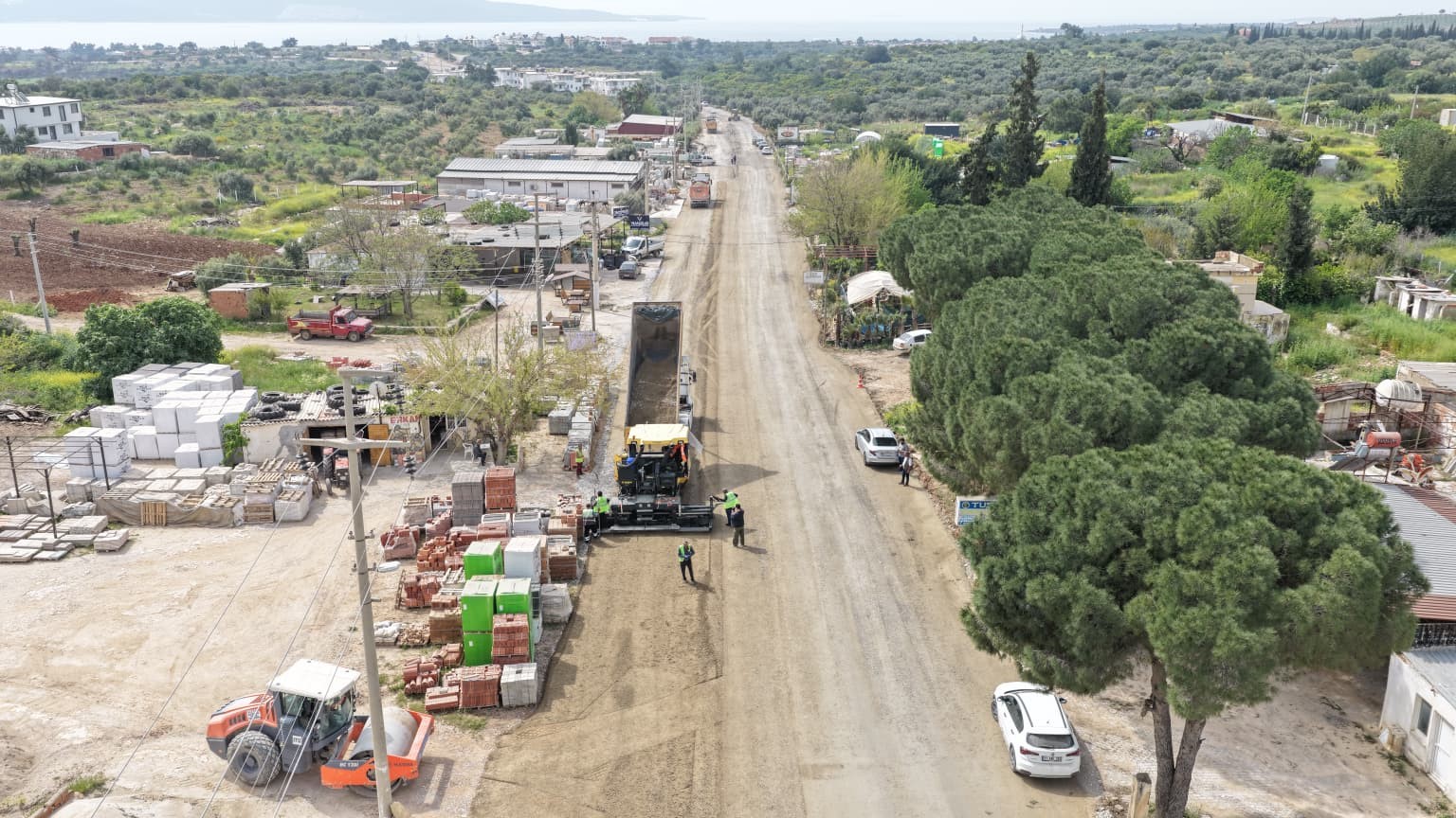 Didim Akbük’te yol yenileme çalışmaları başladı
