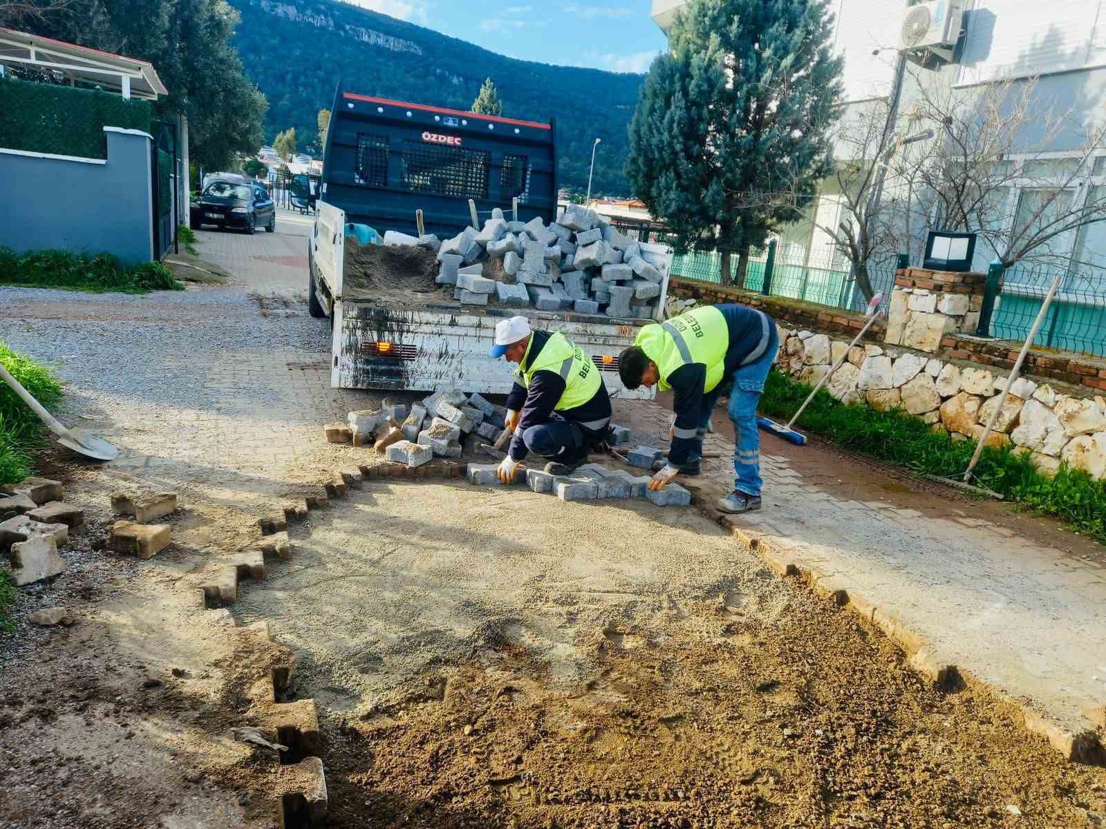 Didim Belediyesi Akbük’te saha çalışmalarını sürdürüyor
