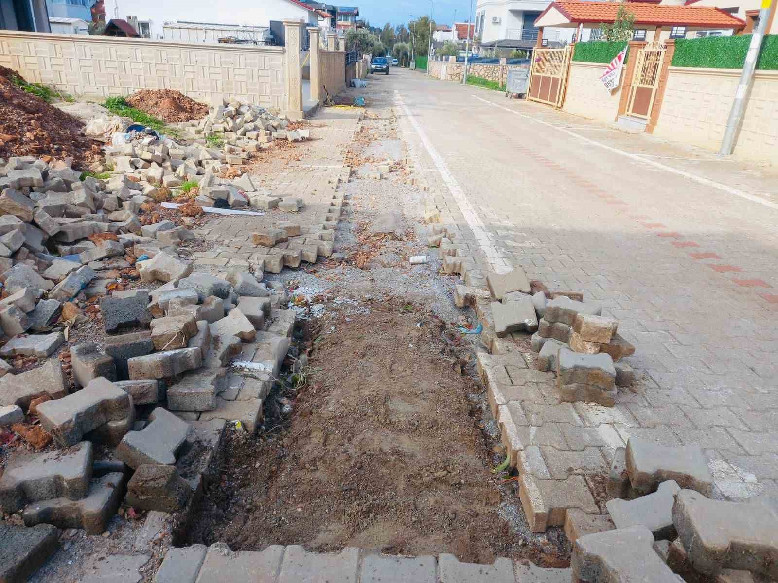 Didim Belediyesi Akbük’te saha çalışmalarını sürdürüyor
