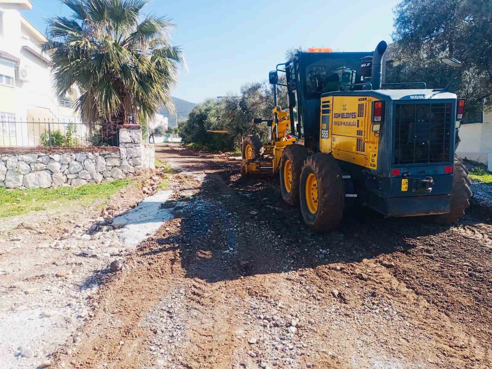 Didim Belediyesi Akbük’te saha çalışmalarını sürdürüyor
