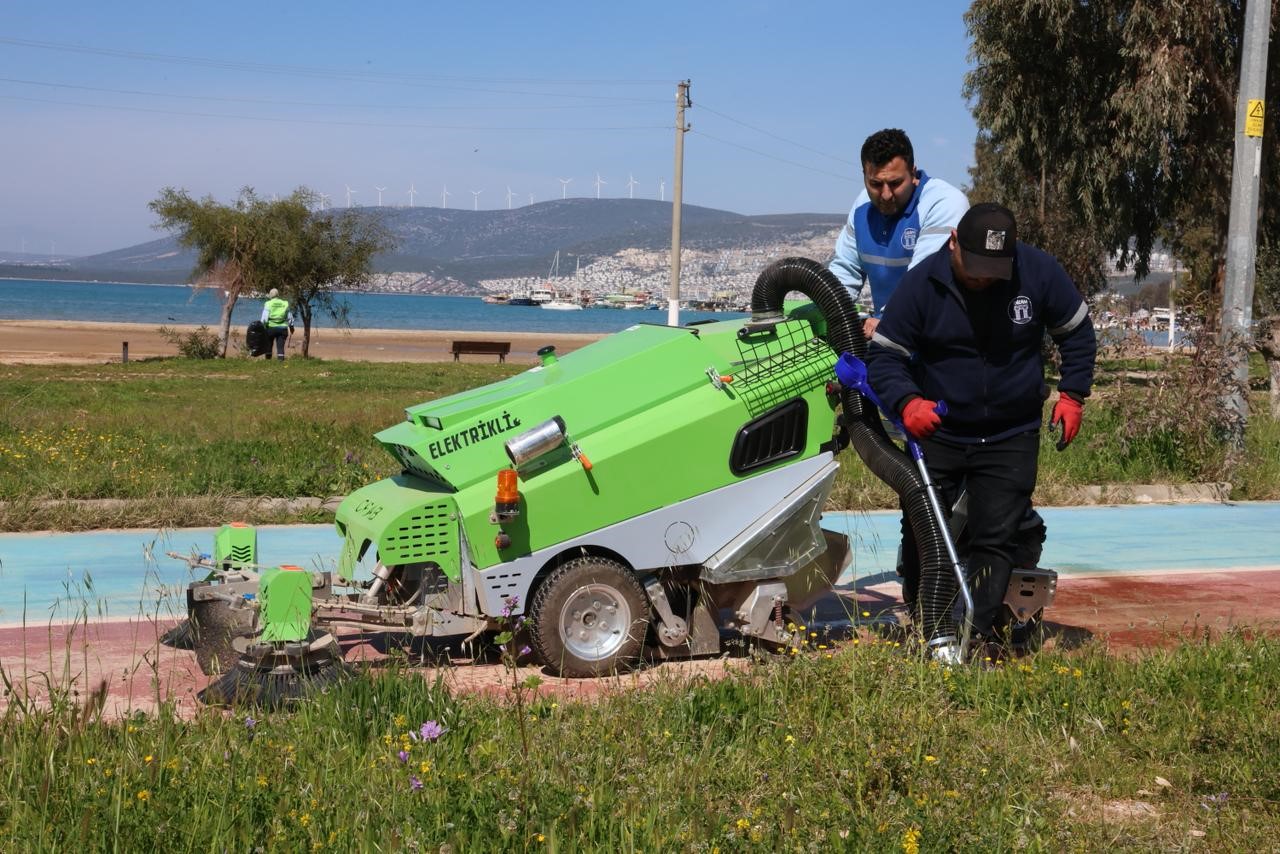 Didim Belediyesi ekiplerinden temizlik çalışması
