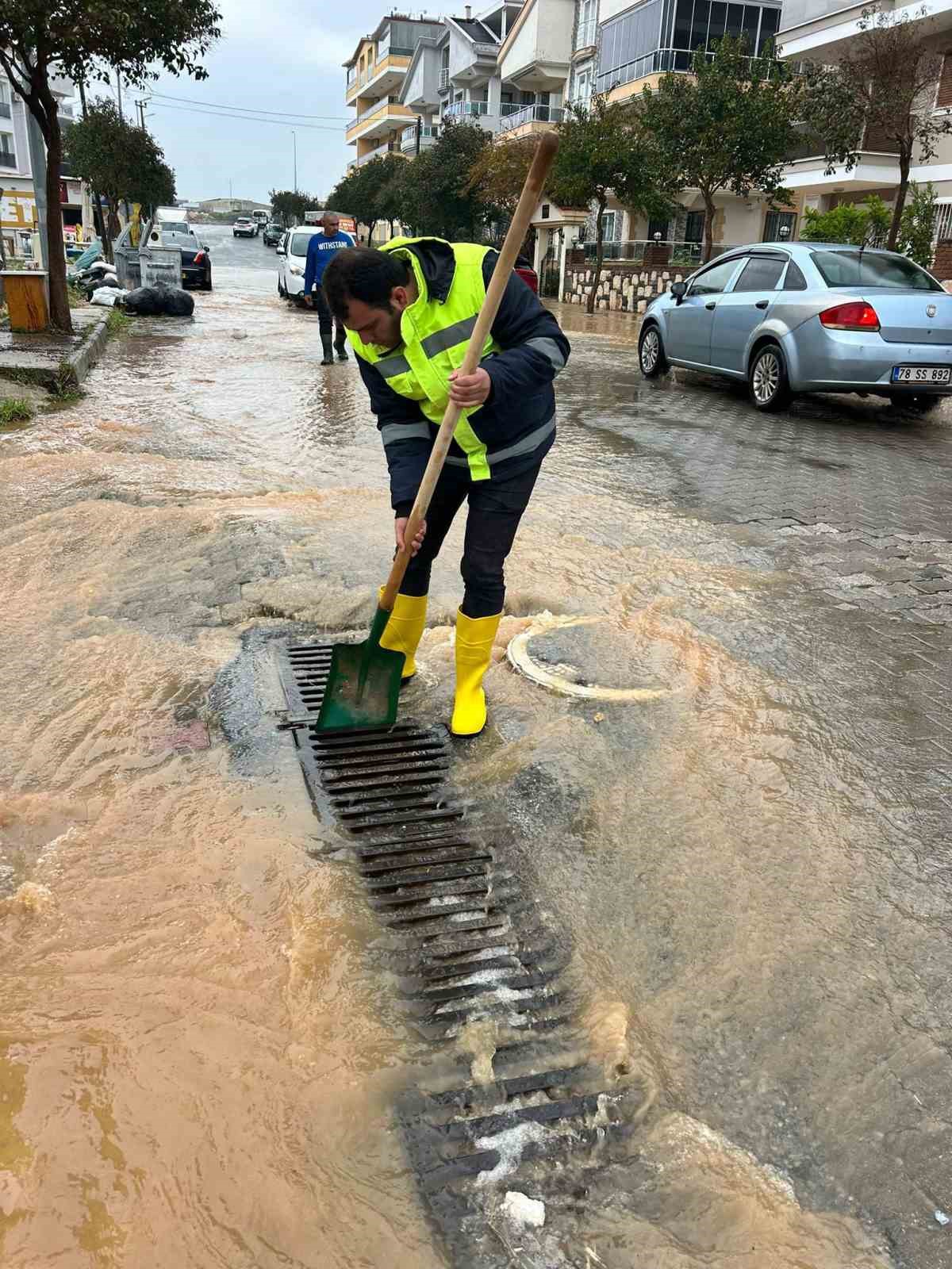Didim Belediyesi tüm ekipleriyle sahada
