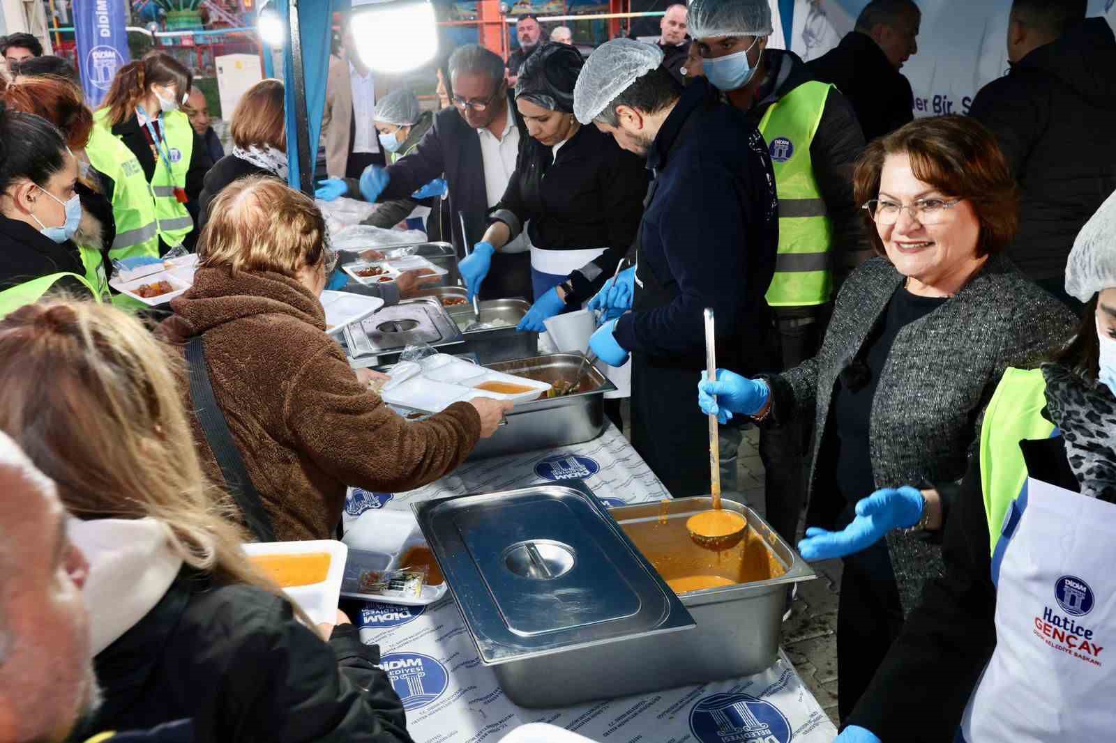 Didim Belediyesi’nden Akbük’te Ramazan iftarı

