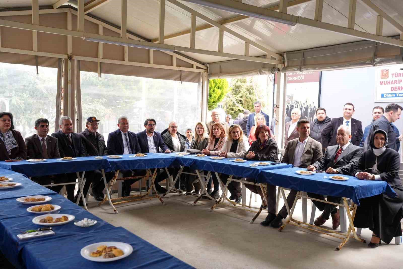 Didim protokolü bayramlaştı
