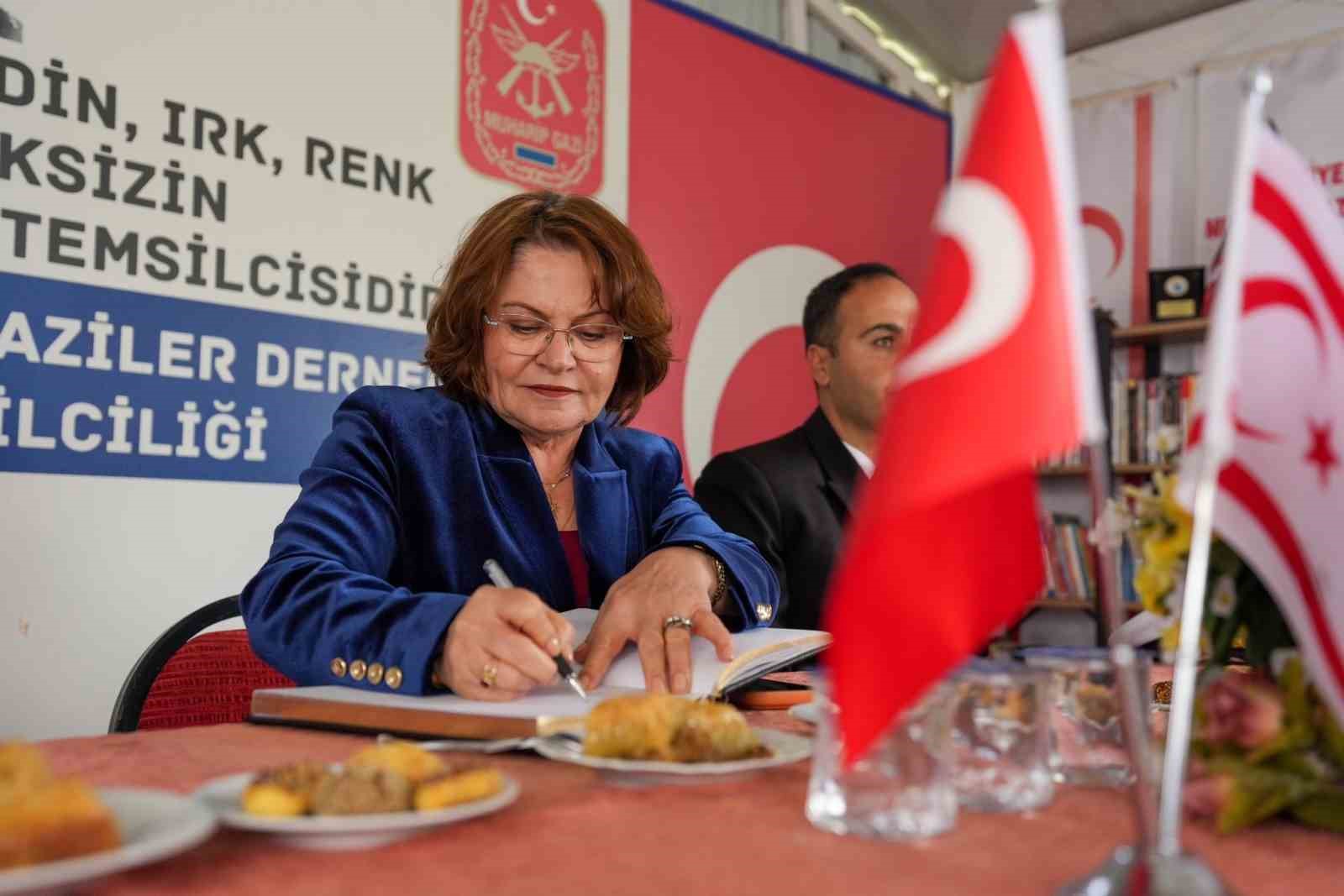 Didim protokolü bayramlaştı
