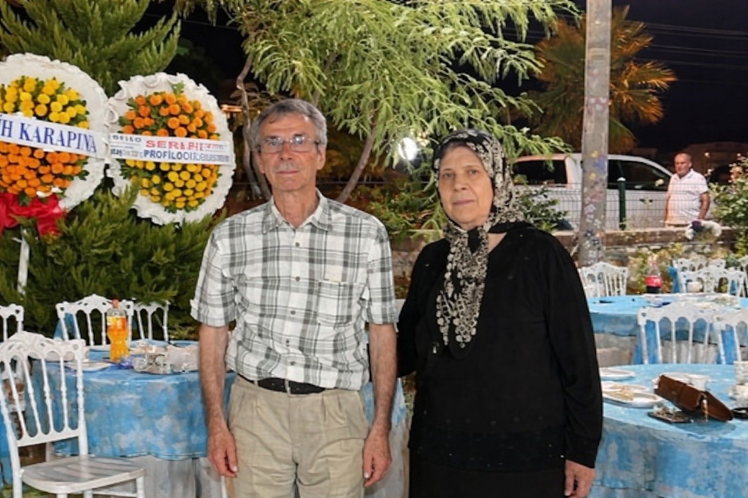 Didim’de 8 saat arayla vefat eden Kır çifti son yolculuğuna uğurlandı
