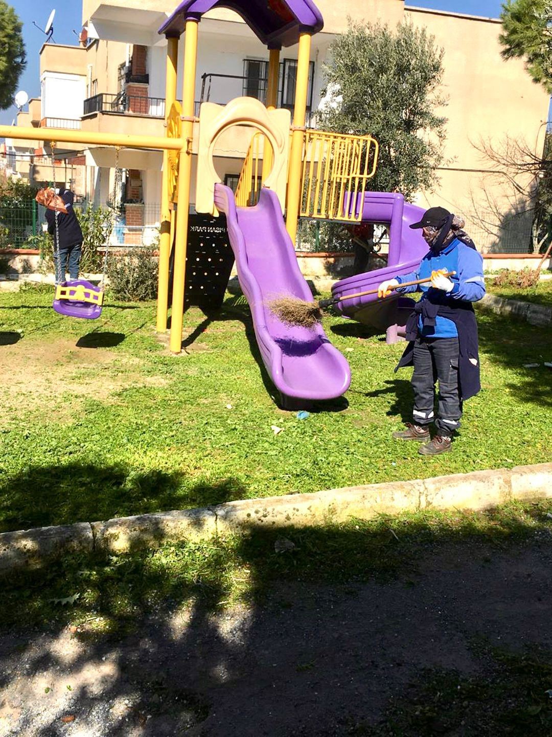 Didim’de parklar çocuklar için yenilendi
