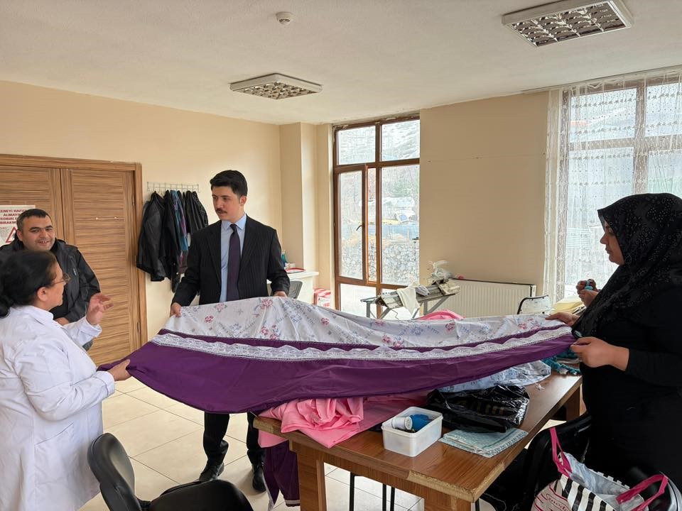 Digor Kaymakamı Ahmed Tayyib Kahraman’dan Halk Eğitimi Merkezi’ne ziyaret
