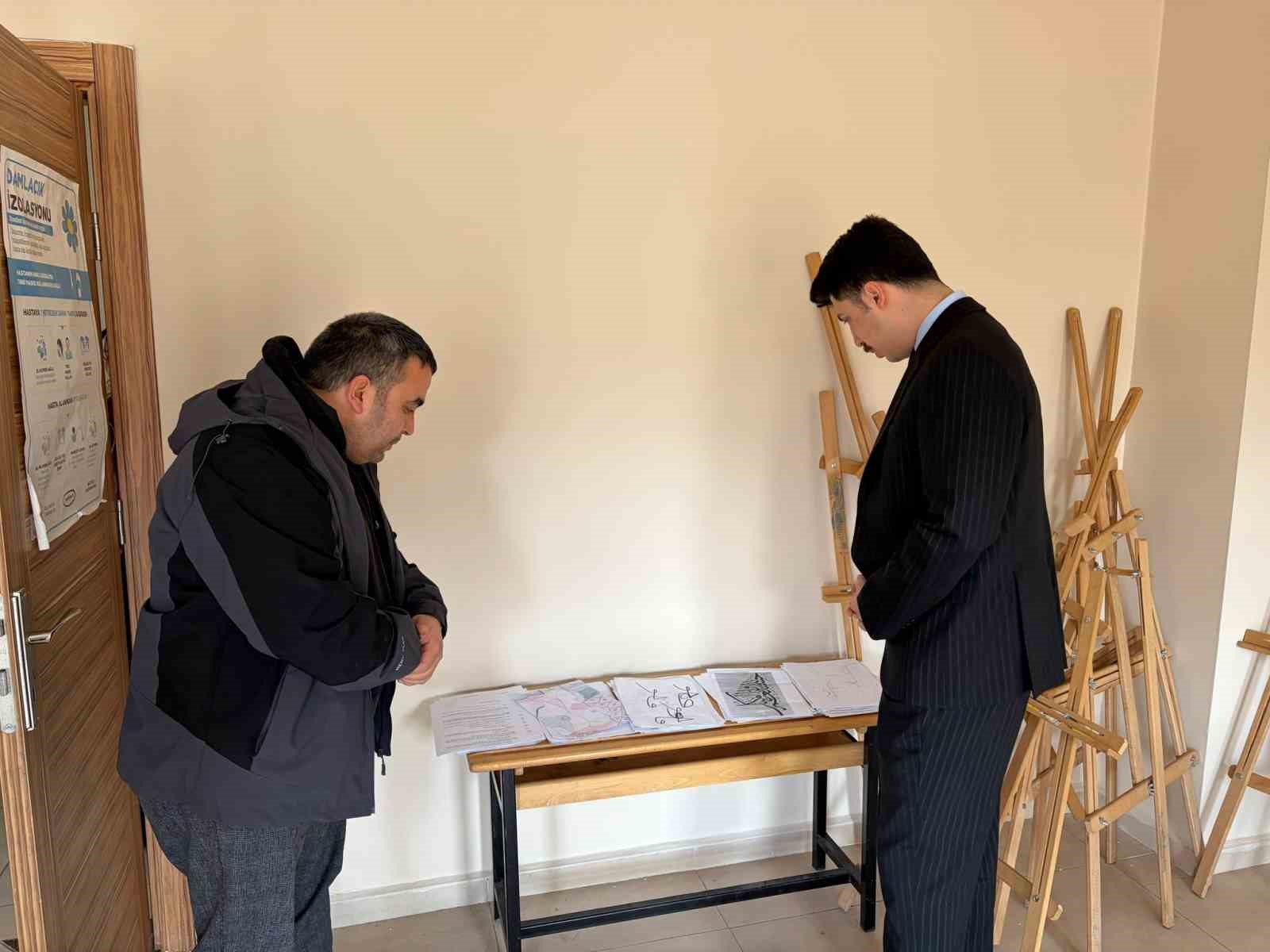 Digor Kaymakamı Ahmed Tayyib Kahraman’dan Halk Eğitimi Merkezi’ne ziyaret
