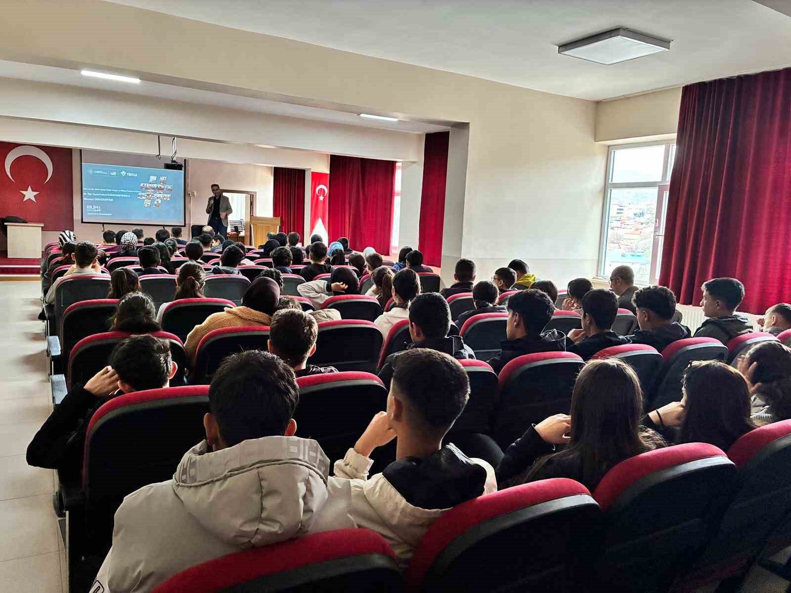 Dijital çağın yeni tehdidi "siberkondri" masaya yatırıldı
