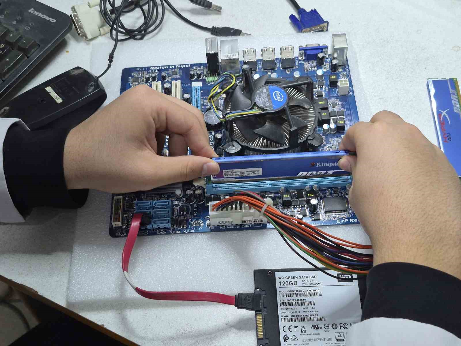 Dijitalleşen iş dünyasının aradığı nitelikli elemanlar meslek liselerinden çıkıyor
