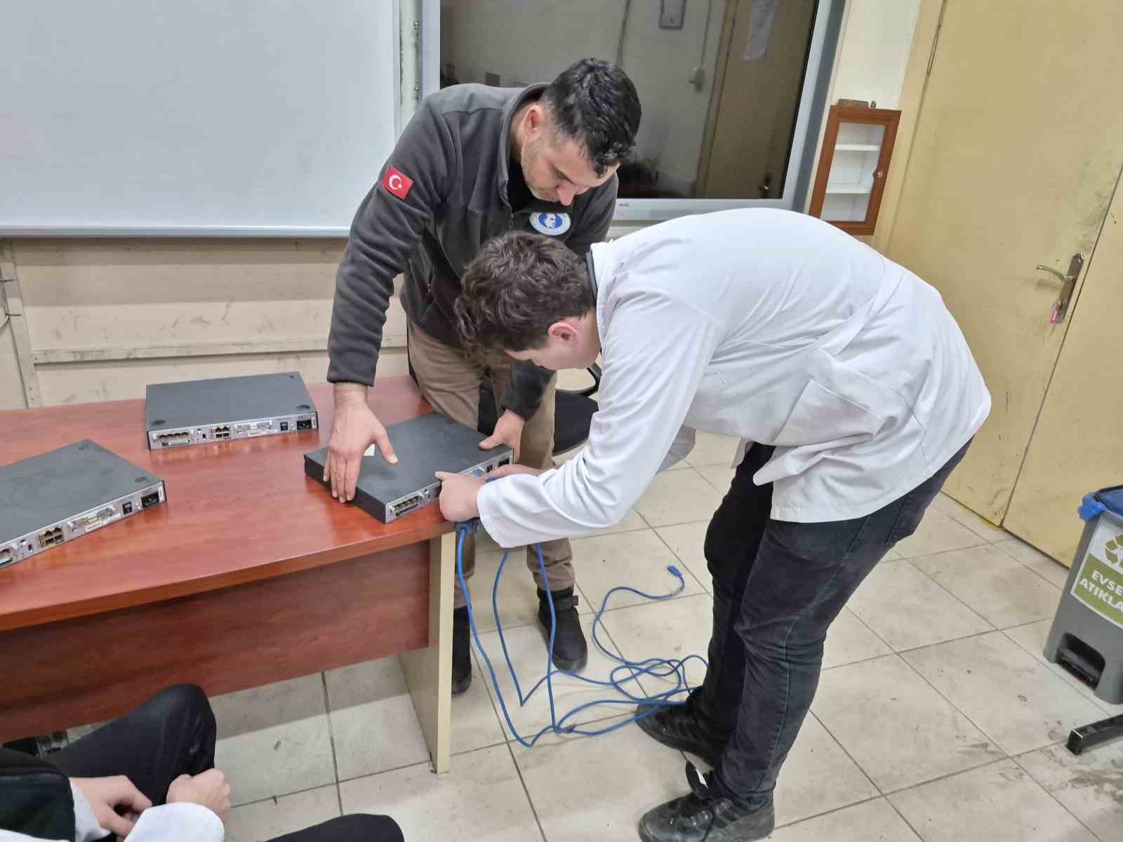 Dijitalleşen iş dünyasının aradığı nitelikli elemanlar meslek liselerinden çıkıyor
