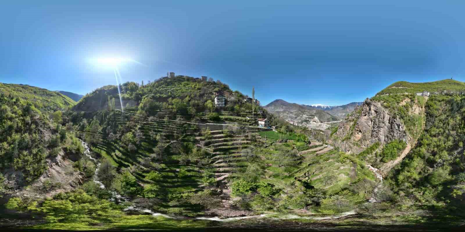 Dik yamaçta 60 yıllık emek, taş duvarlarla kurulan miras
