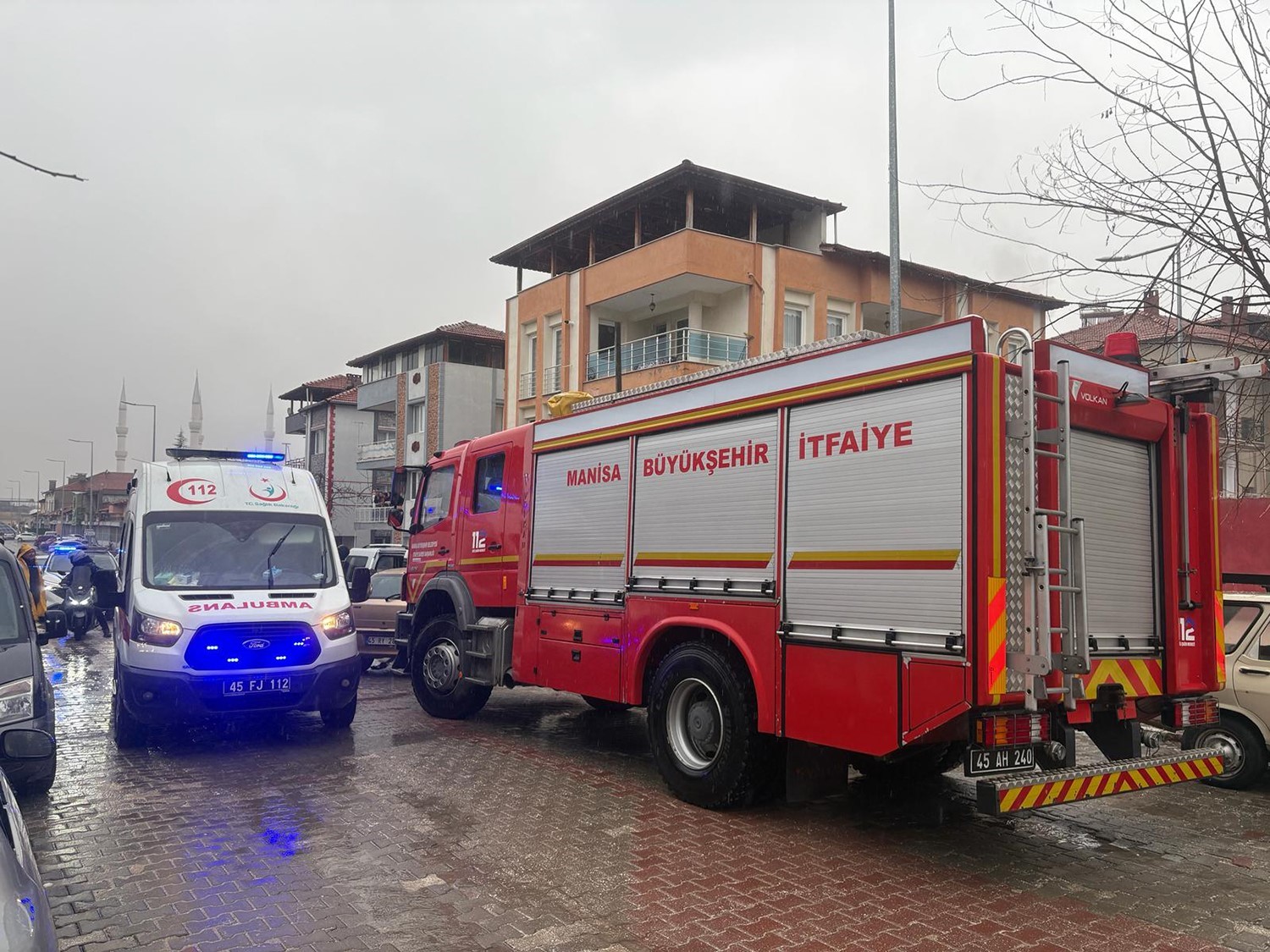 Dikkatsizlik kazayı beraberinde getirdi: 2 yaralı
