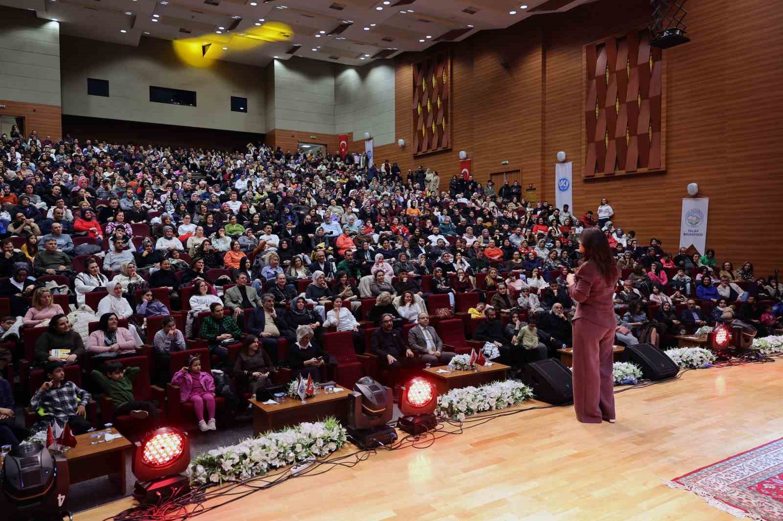 Dilek Cesur ile Ramazan’da Talas farkı
