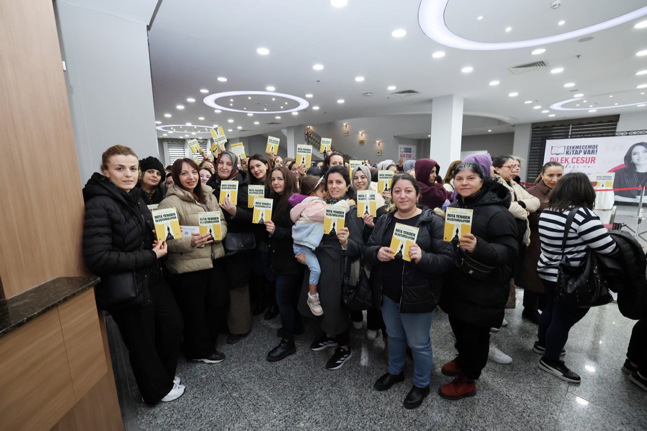 Dilek Cesur Küçükçekmeceli kadınlarla buluştu
