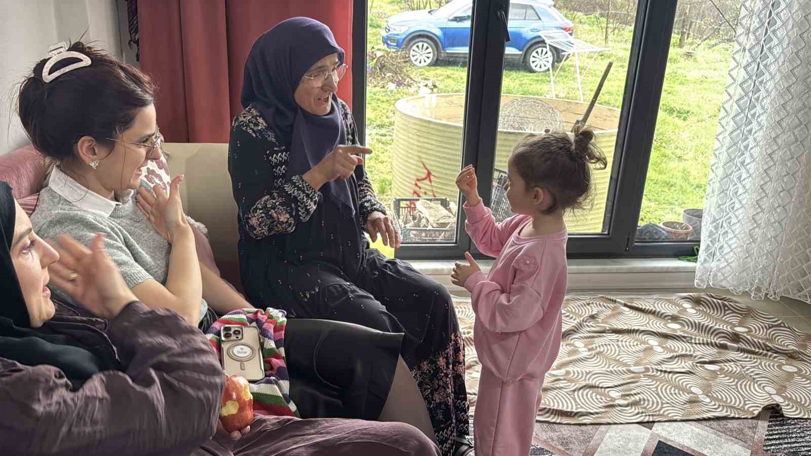 Diller sustu, sevgi konuştu: Bu bayram herkesi duygulandırdı
