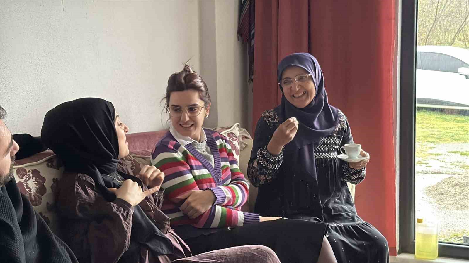 Diller sustu, sevgi konuştu: Bu bayram herkesi duygulandırdı
