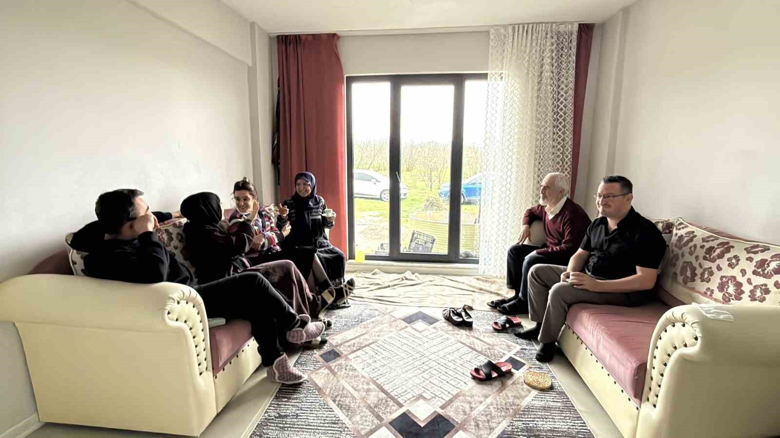 Diller sustu, sevgi konuştu: Bu bayram herkesi duygulandırdı
