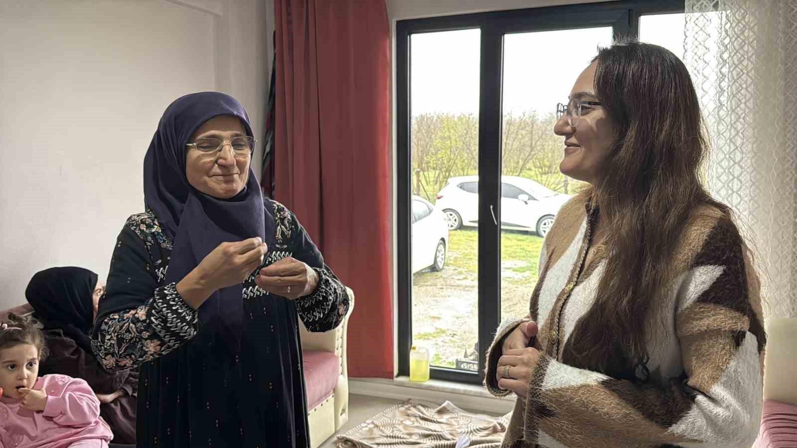 Diller sustu, sevgi konuştu: Bu bayram herkesi duygulandırdı
