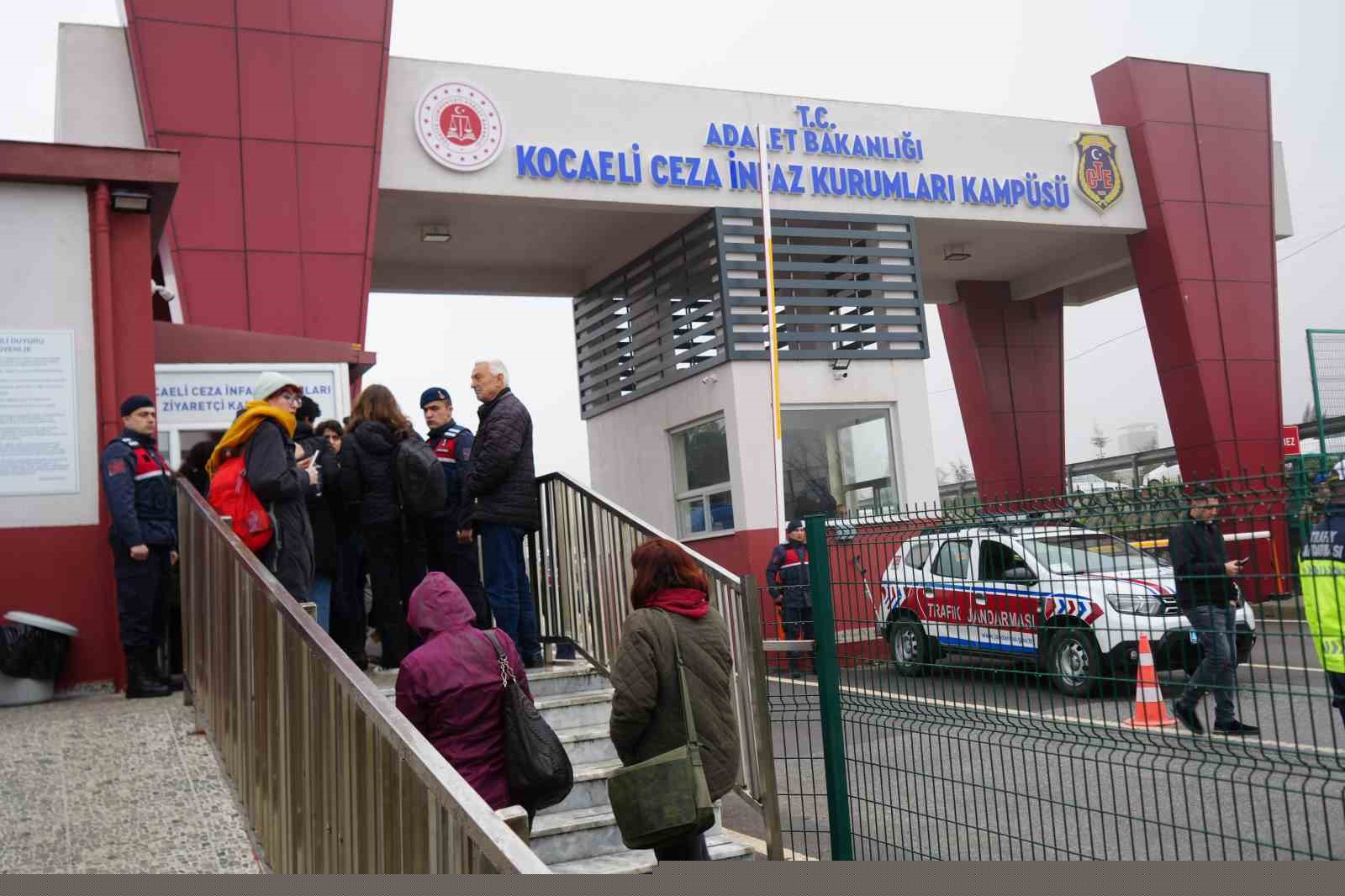 Dilovası davasında sanığın "Şov yapmayın" sözleri tansiyonu yükseltti
Dilovası davasında sanığın "Şov yapmayın" sözleri tansiyonu yükseltti