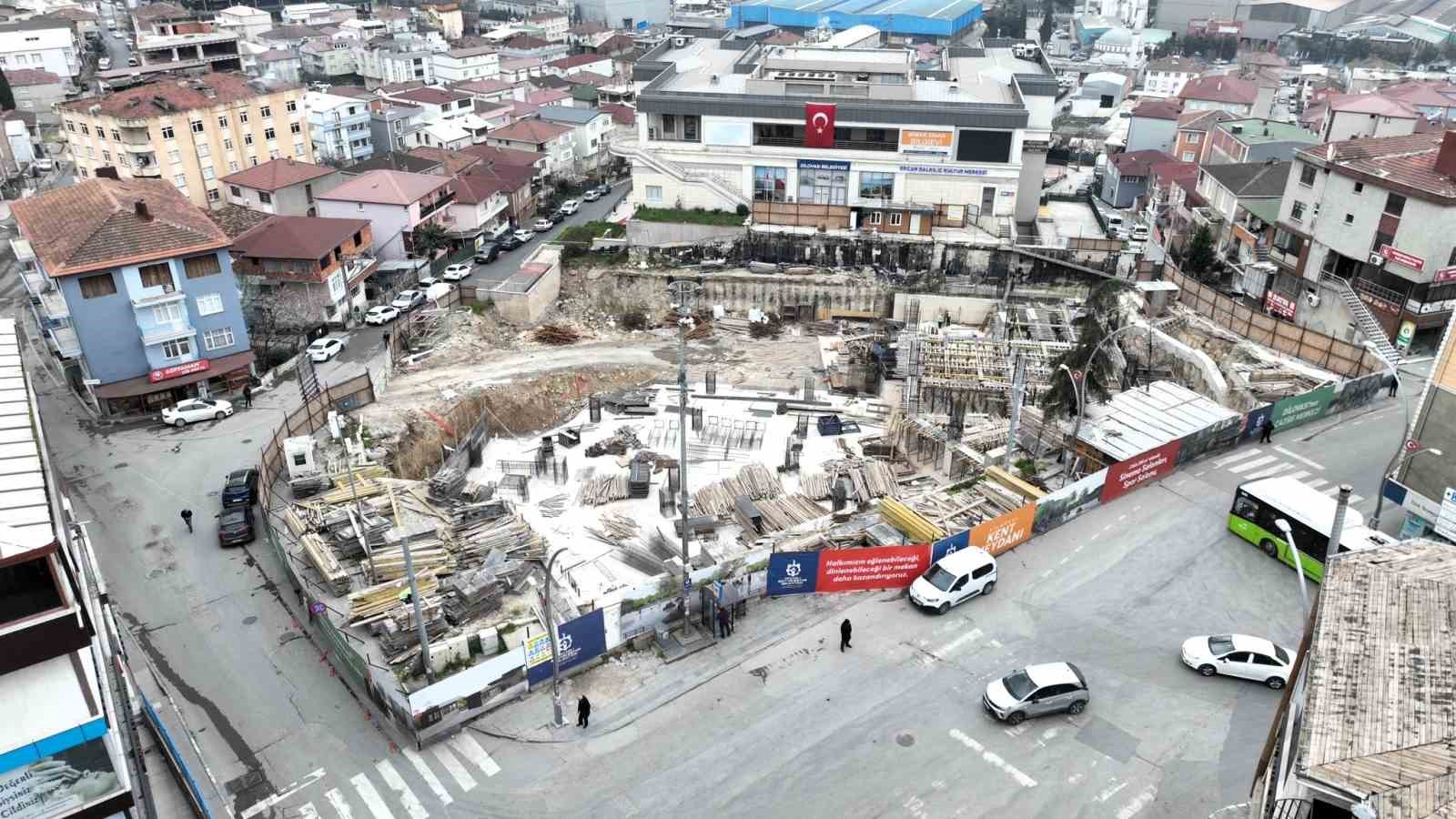 Dilovası Kent Meydanı Projesi’nde inşaat çalışmaları hızla ilerliyor
