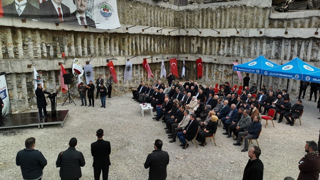Dilovası Kent Meydanı projesinin temeli atıldı

