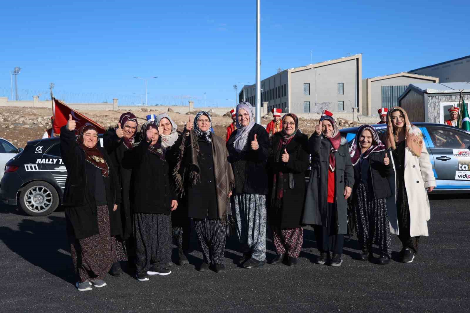 Dimili kadınlardan copilot deneyimi
