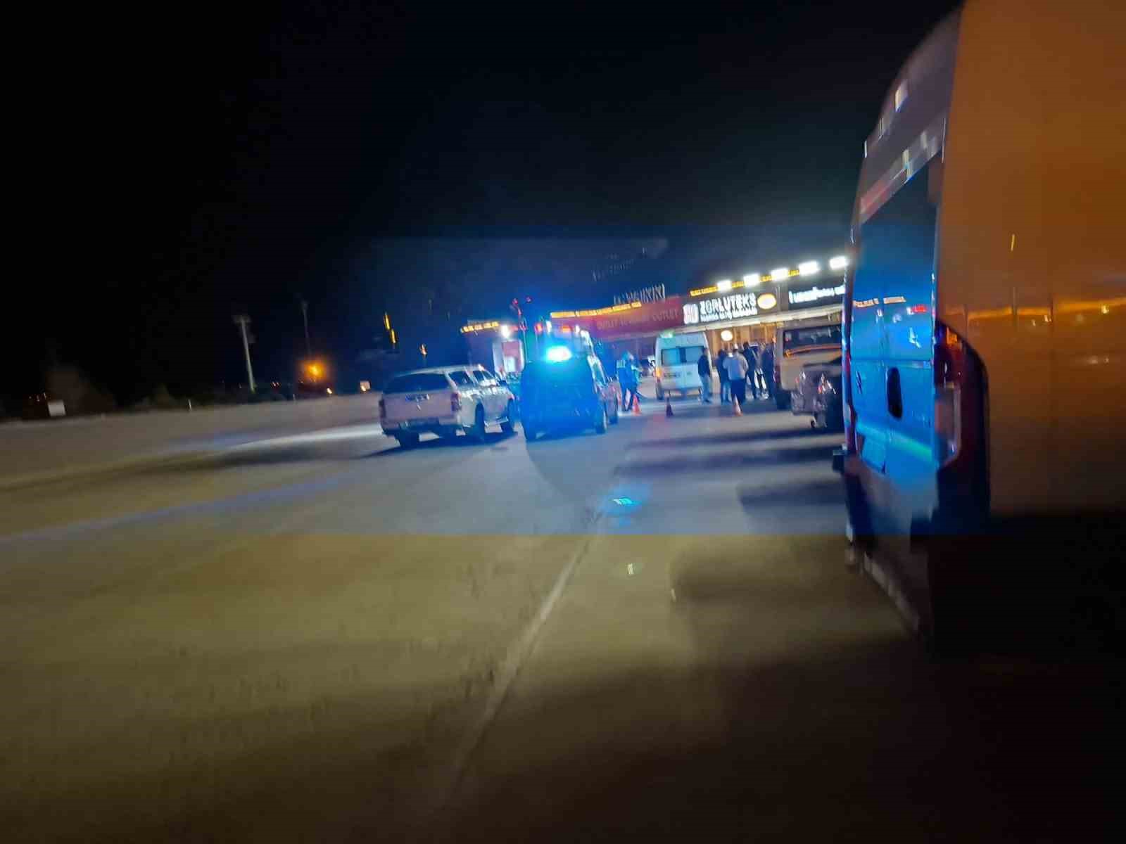 Dinlenme tesisinde 5 gündür park halinde olan otomobilden ceset çıktı
