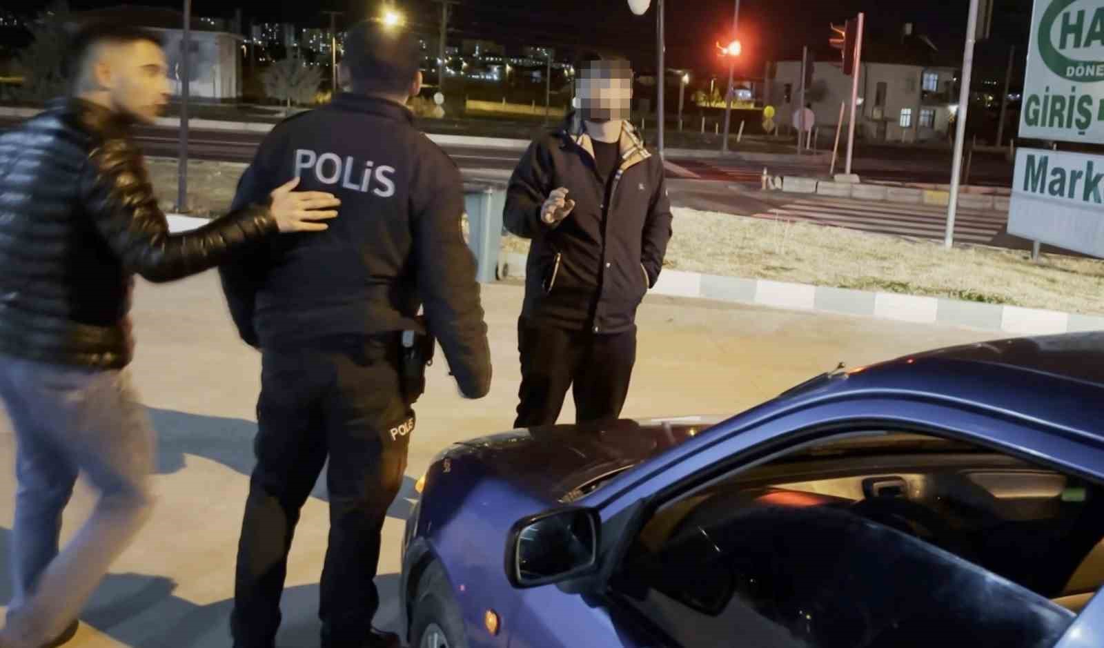 Direksiyon başında alkollü yakalandı, polise "Problemli olan sizsiniz" dedi
