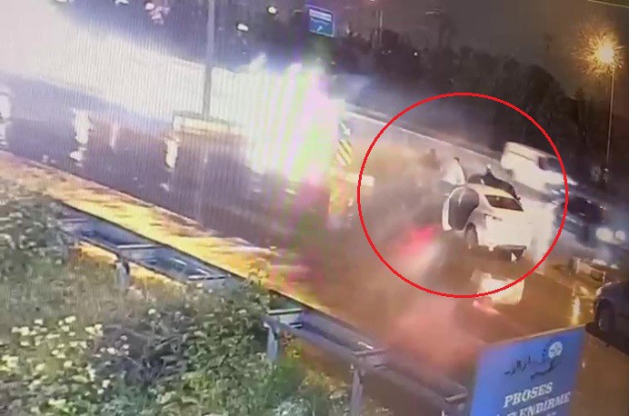 Diş hekimini adım adım takip edip kaza süsü ile durdurup darp ettiler
