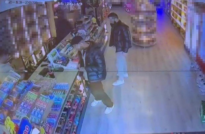 Diş hekimini adım adım takip edip kaza süsü ile durdurup darp ettiler
