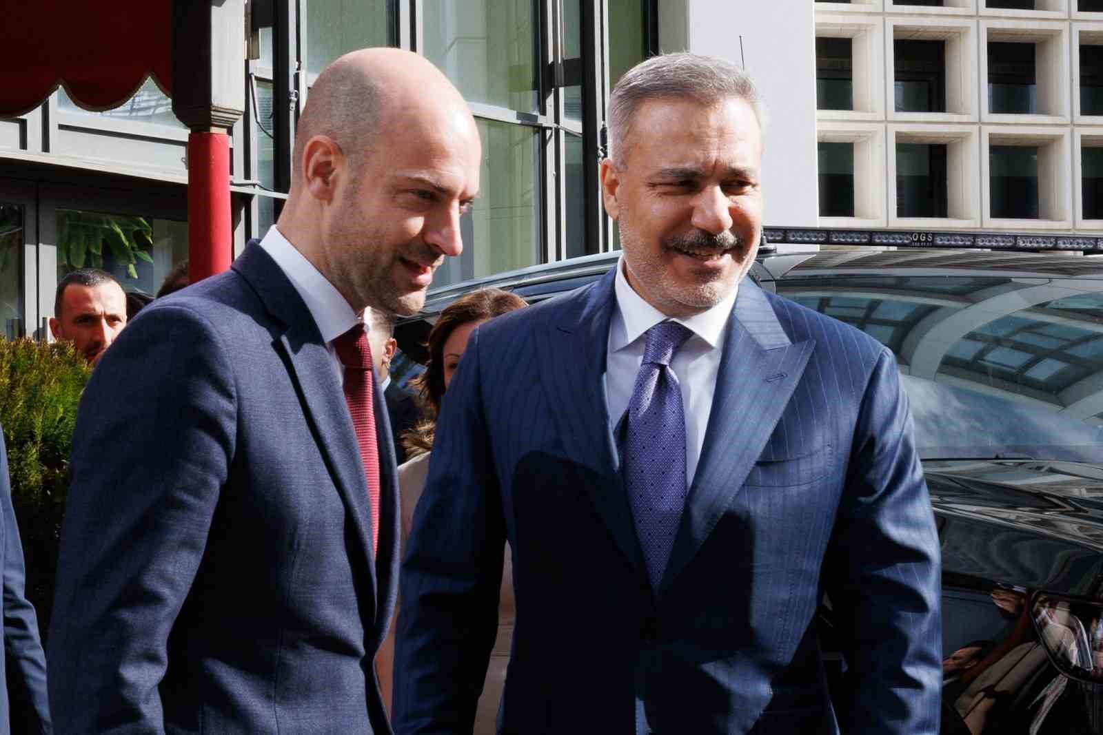 Dışişleri Bakanı Fidan: "Önümüzde hedefler; ’Gümrük Birliği Anlaşması’ nın güncellenmesi, ’Vize Serbestisi Anlaşması’ nın devreye girmesi"
