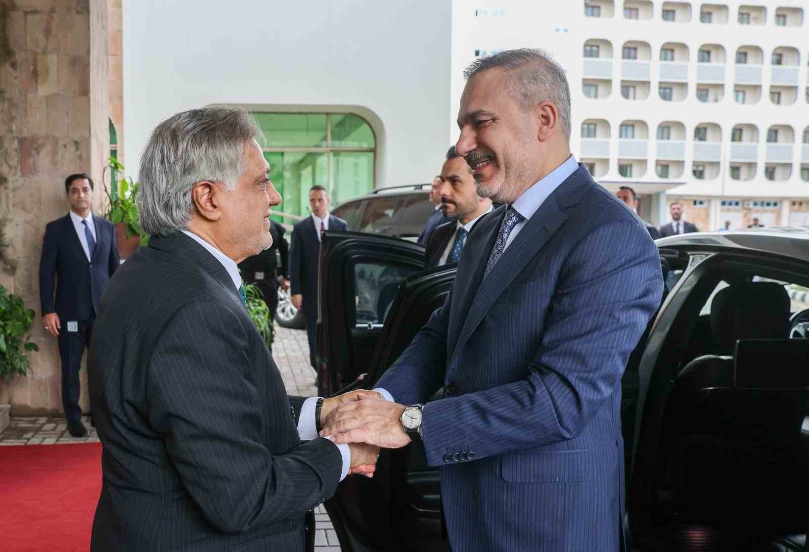 Dışişleri Bakanı Fidan, Pakistanlı mevkidaşı Dar ile görüştü
