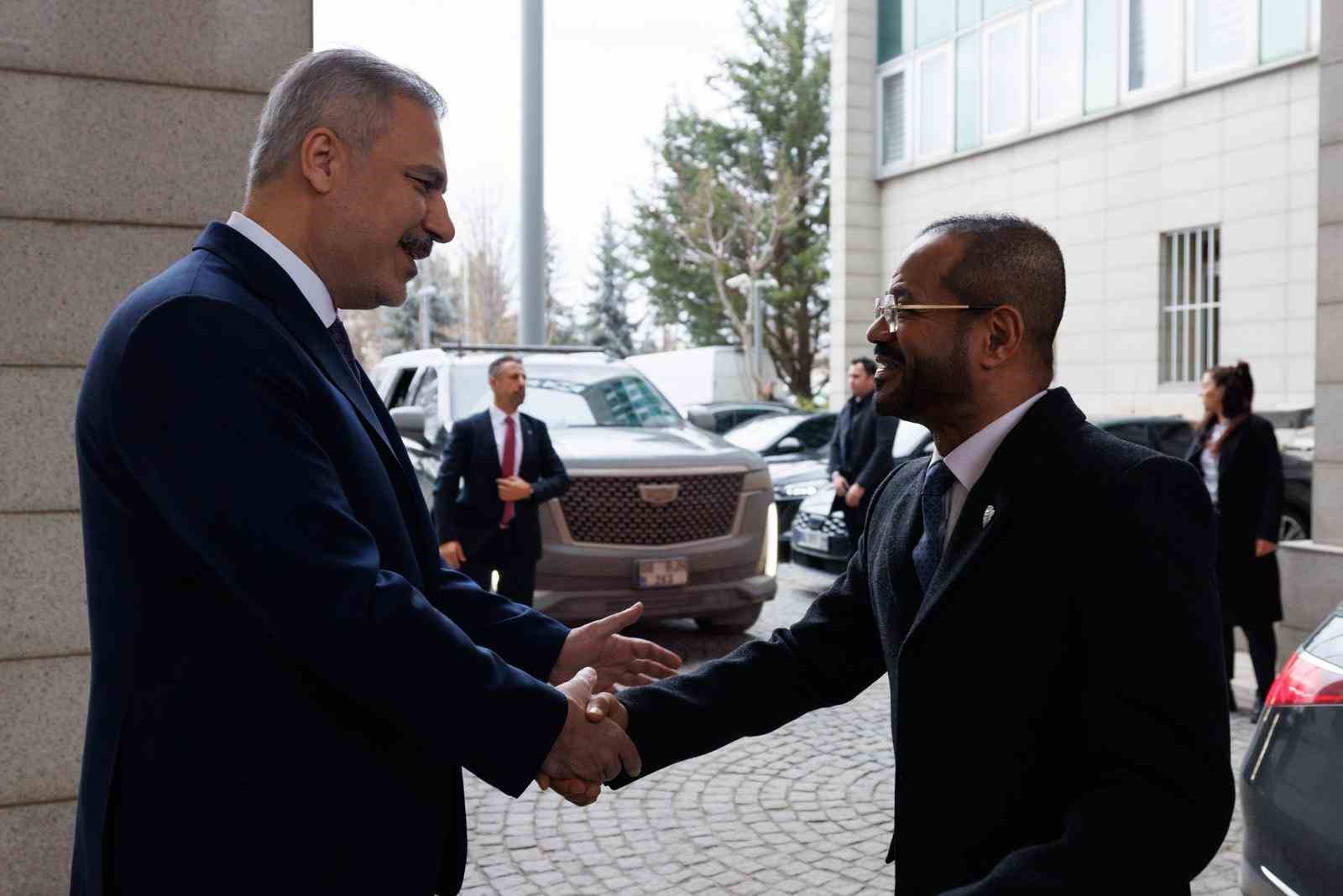 Dışişleri Bakanı Fidan, Umman Sultanlığı Dışişleri Bakanı Al Busaidi ile araya geldi
