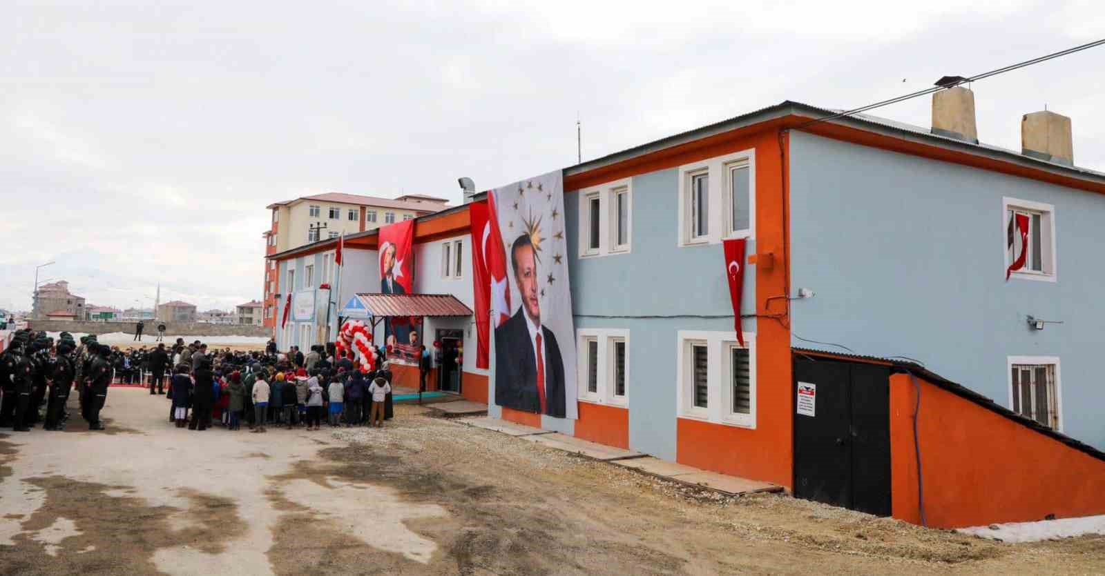 Diyadin’de 450 bin liralık yatırım, yüzlerce öğrenciye nefes oldu
Diyadin’de 450 bin liralık yatırım, yüzlerce öğrenciye nefes oldu