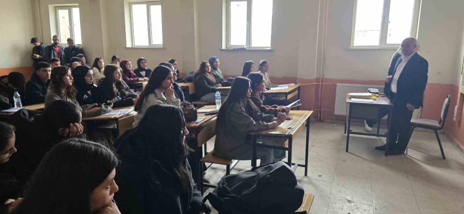 Diyadin’de eğitime destek artarak sürüyor
