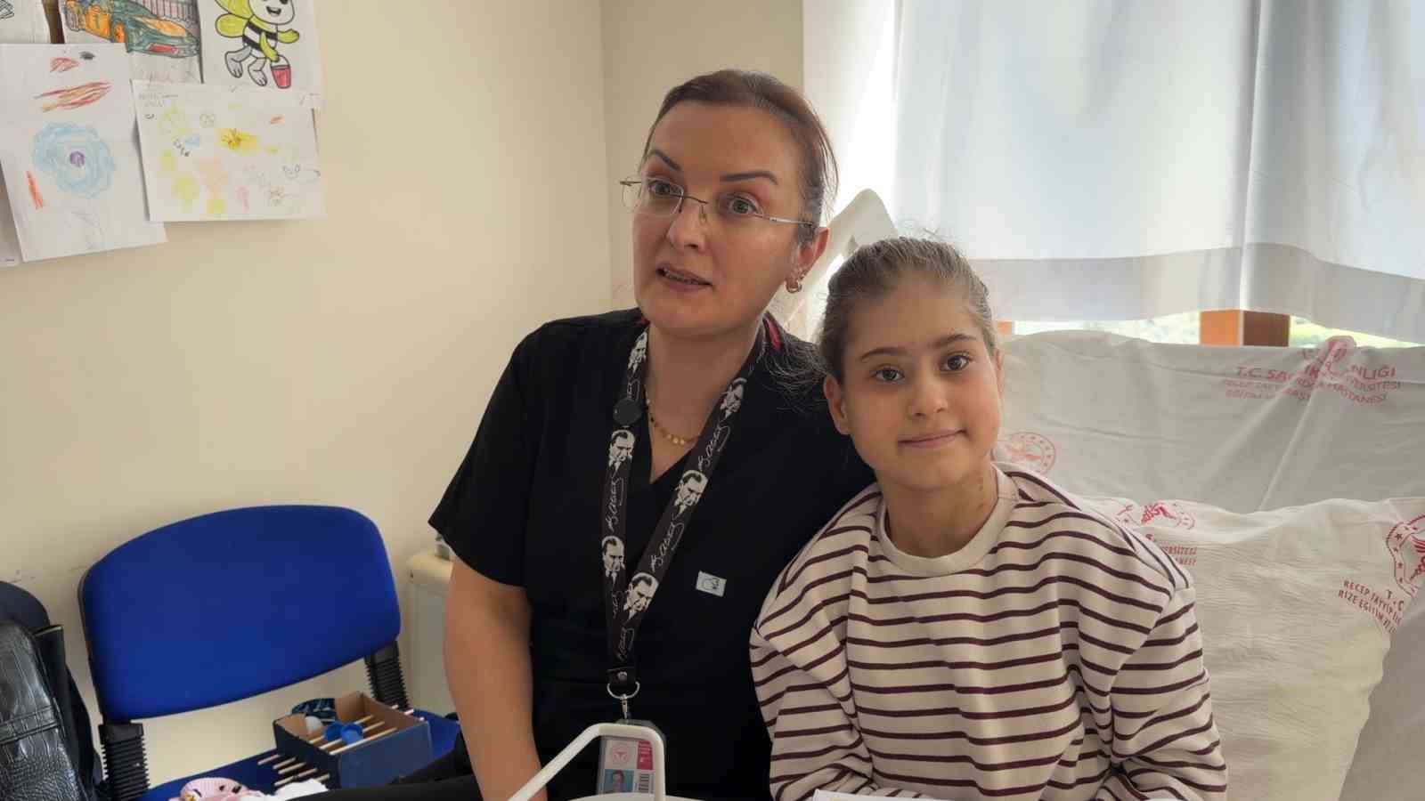 Diyaliz merkezinde 13 yaşındaki Melek için okuma yazma seferberliği
