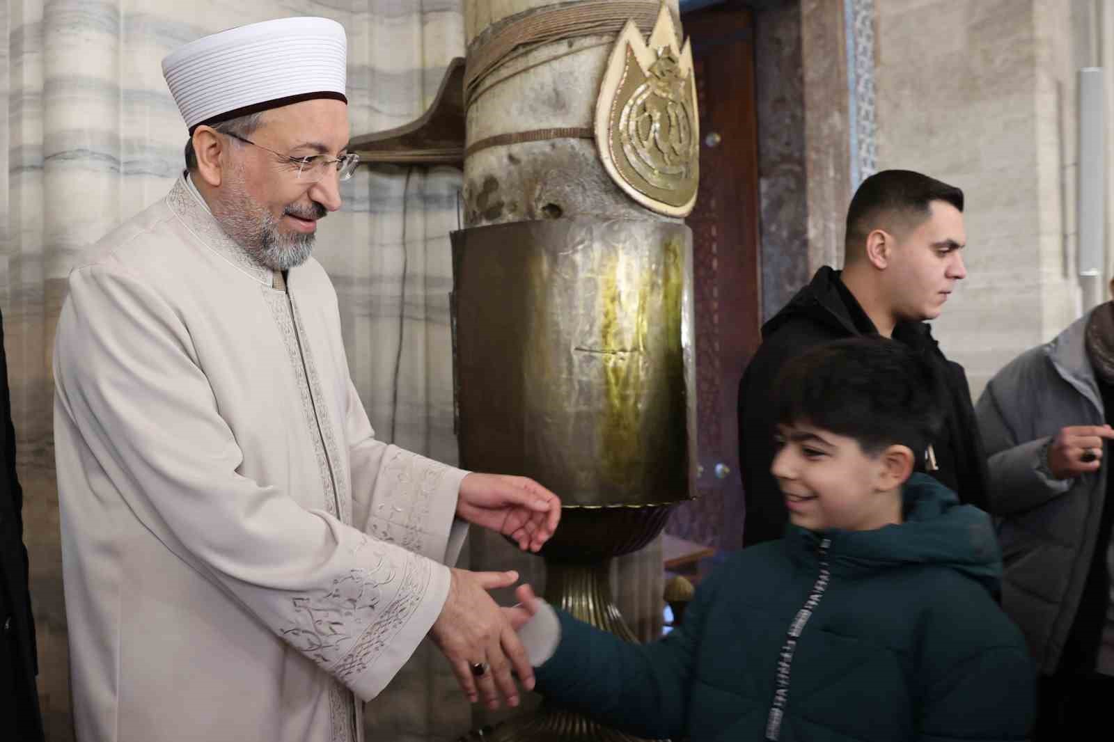 Diyanet İşleri Başkanı Arpaguş, Süleymaniye Camii’nde hutbe okudu
Diyanet İşleri Başkanı Arpaguş, Süleymaniye Camii’nde hutbe okudu