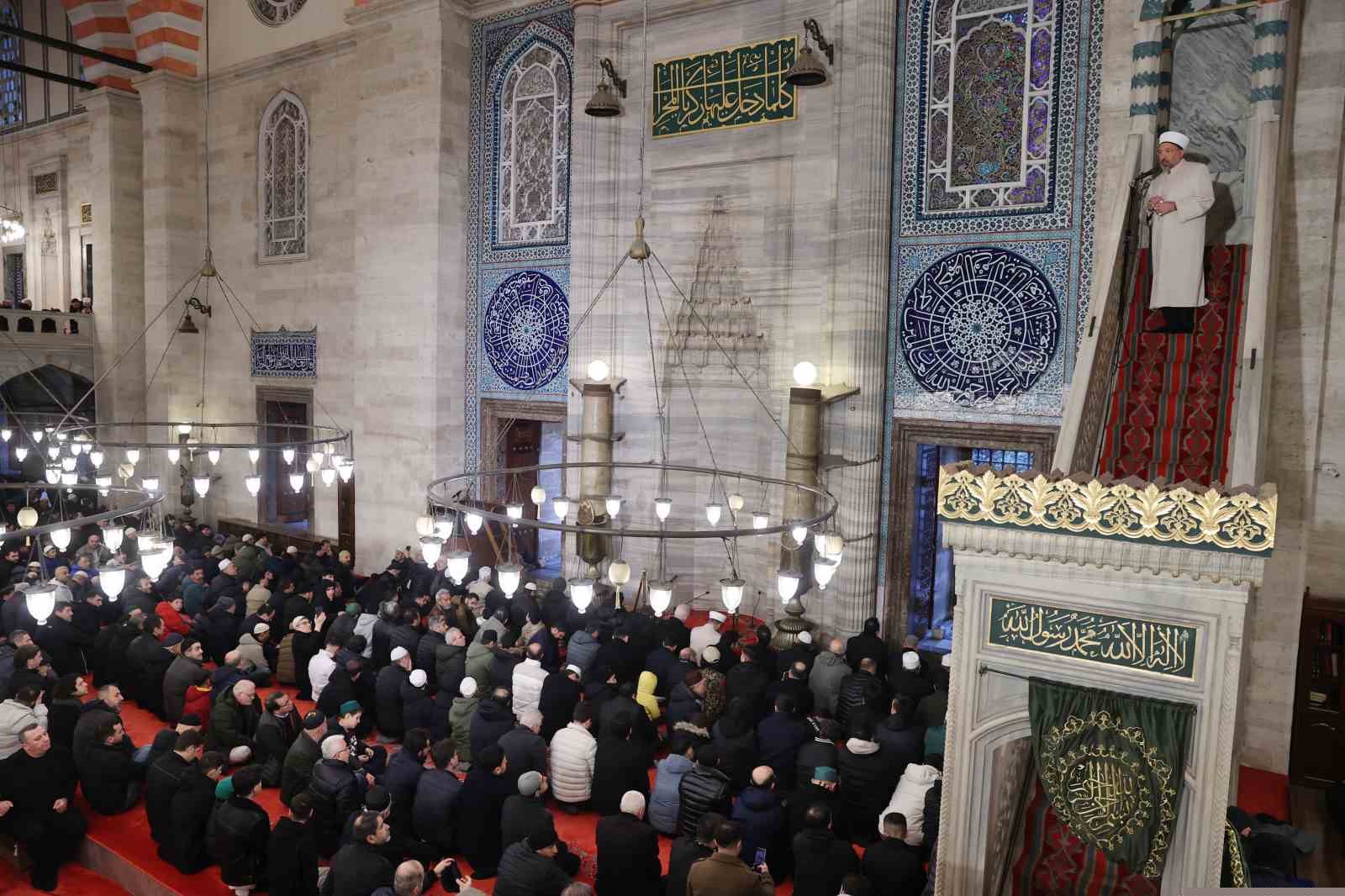 Diyanet İşleri Başkanı Arpaguş, Süleymaniye Camii’nde hutbe okudu
Diyanet İşleri Başkanı Arpaguş, Süleymaniye Camii’nde hutbe okudu