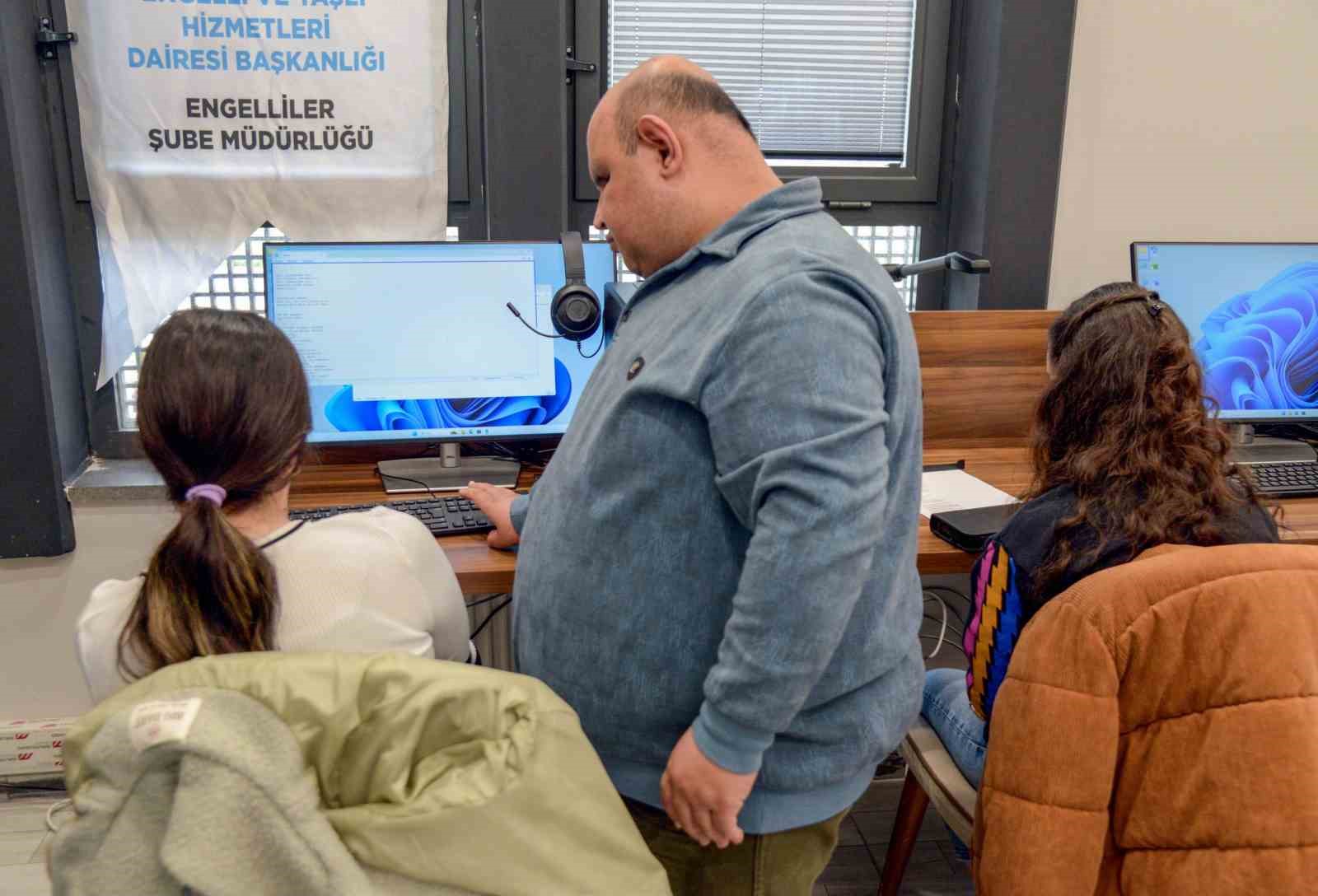 Diyarbakır Büyükşehir’den görme engelliler için yeni bir sesli kütüphane
