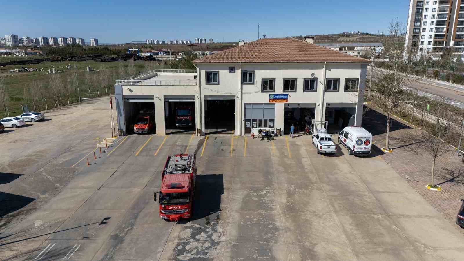 Diyarbakır itfaiyesinde kadınlar tabuları yıkıyor
