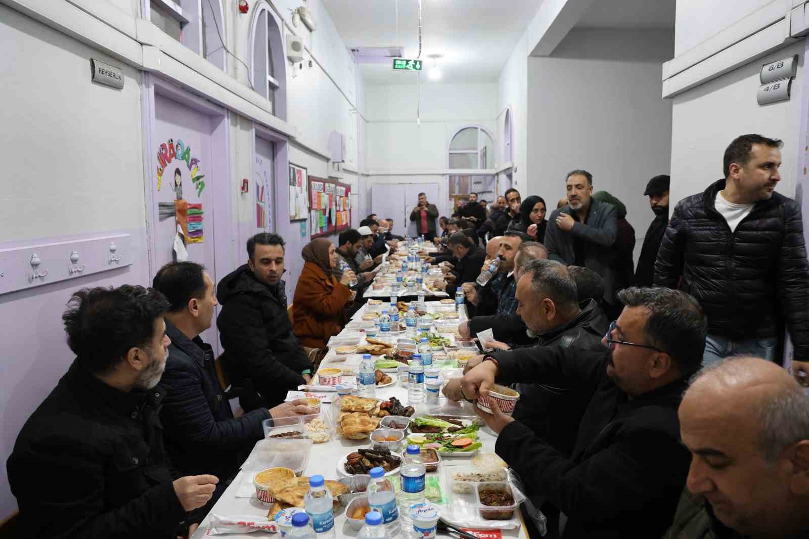 Diyarbakır’da 112 yıllık okulda iftar
