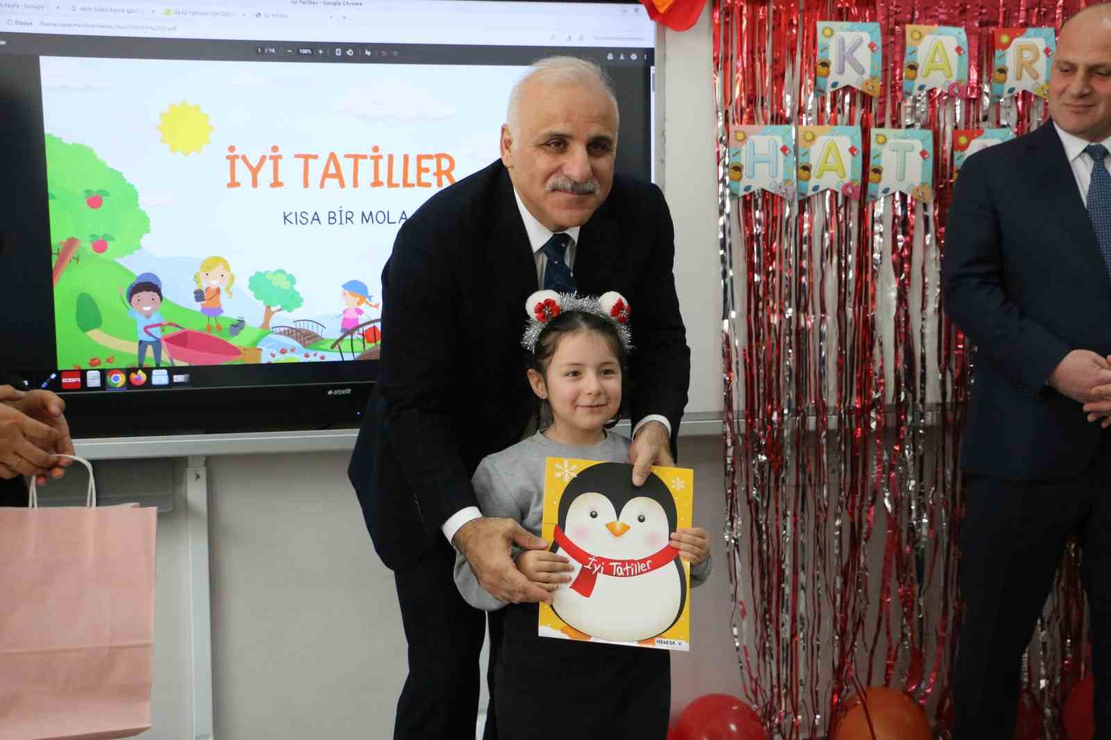 Diyarbakır’da 458 bin öğrenci karne aldı
